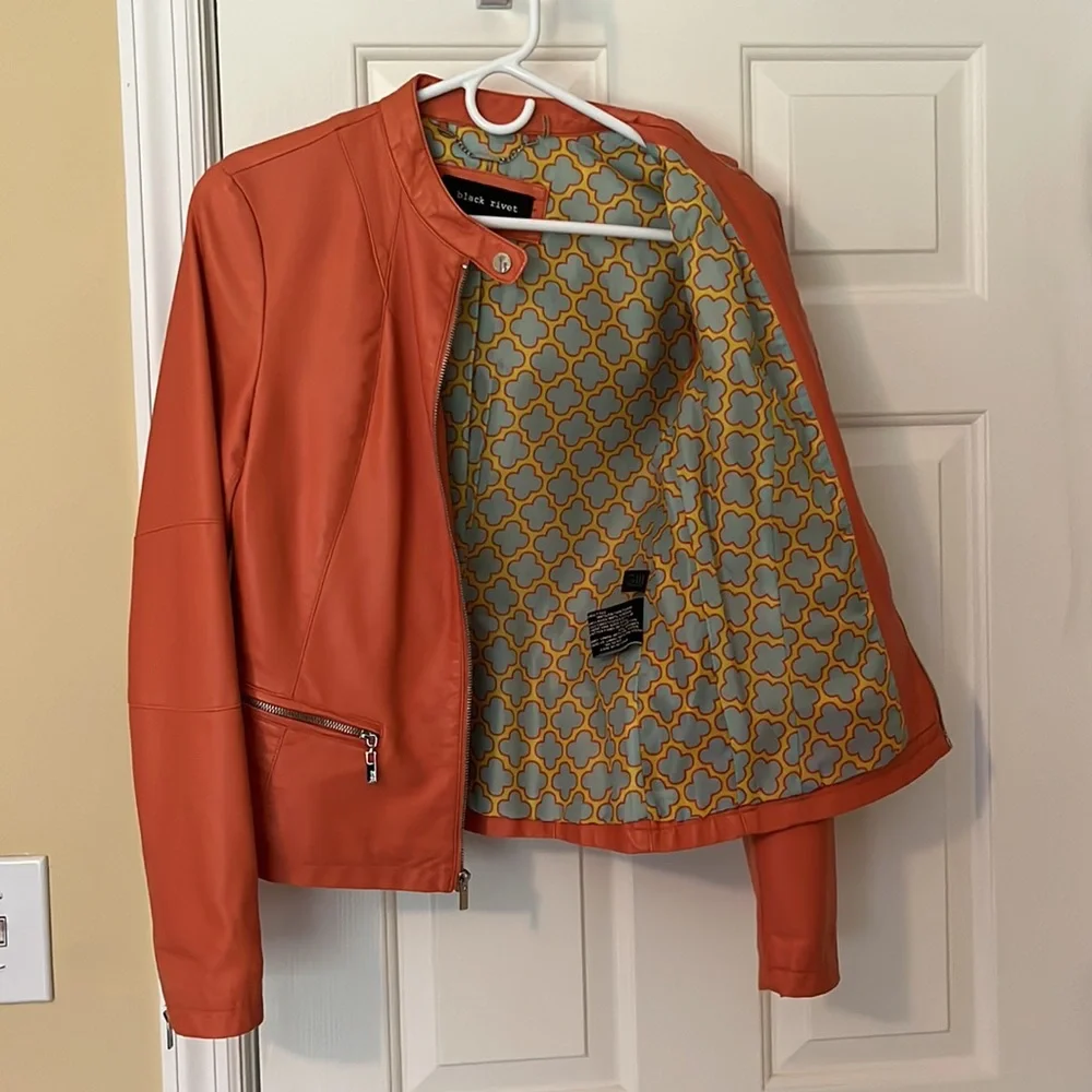Sharp jacket! - Picture 2 of 7